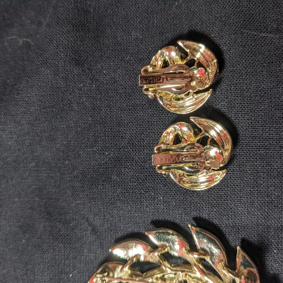 Lisner rhinestone brooch and earring set - Picture 2 of 4